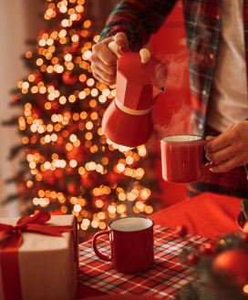 Café Rico - 🍫Ahora que se van acercando las fiestas de Navidad 🎄🎁 este  café acompaña muy bien Y si quieres un truco que lo hará espectacular,  ponle un poquito de canela (